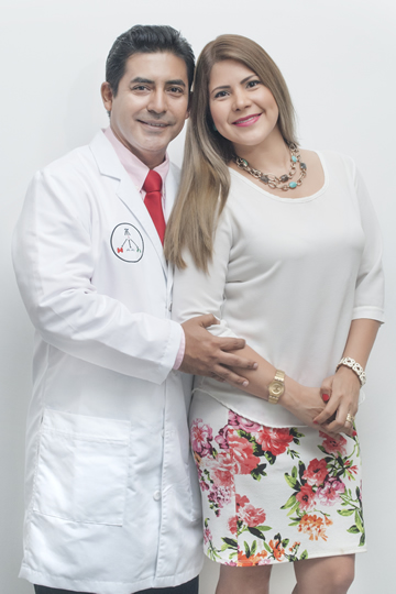 Dr_Camilo_Lopez-y-esposa